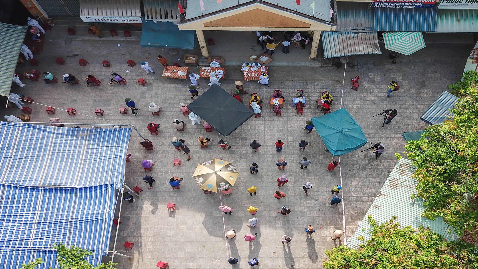 Da Nang xet nghiem cho hang chuc nguoi co nguy co nhiem SARS-CoV-2 anh 11