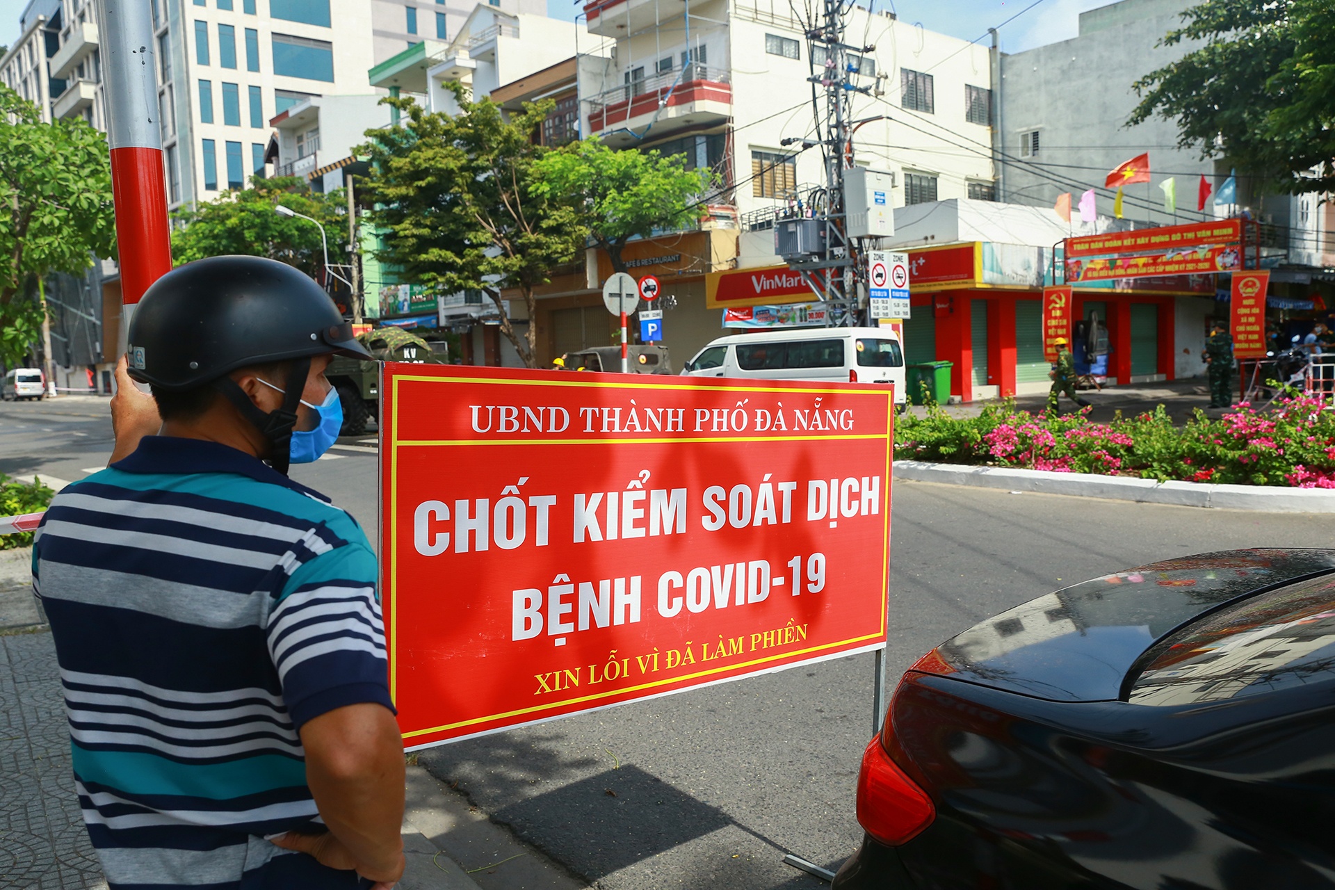 Phun hoa chat khu khuan o Da Nang anh 3