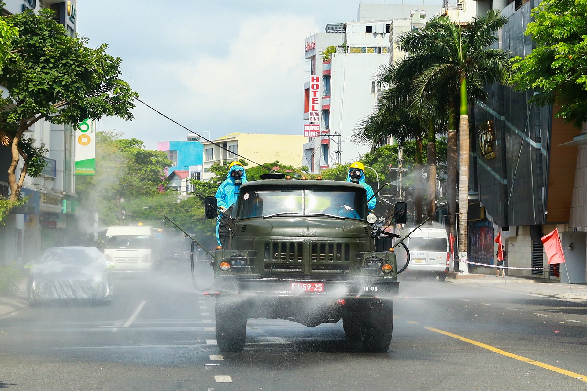 Phun hoa chat khu khuan o Da Nang anh 5