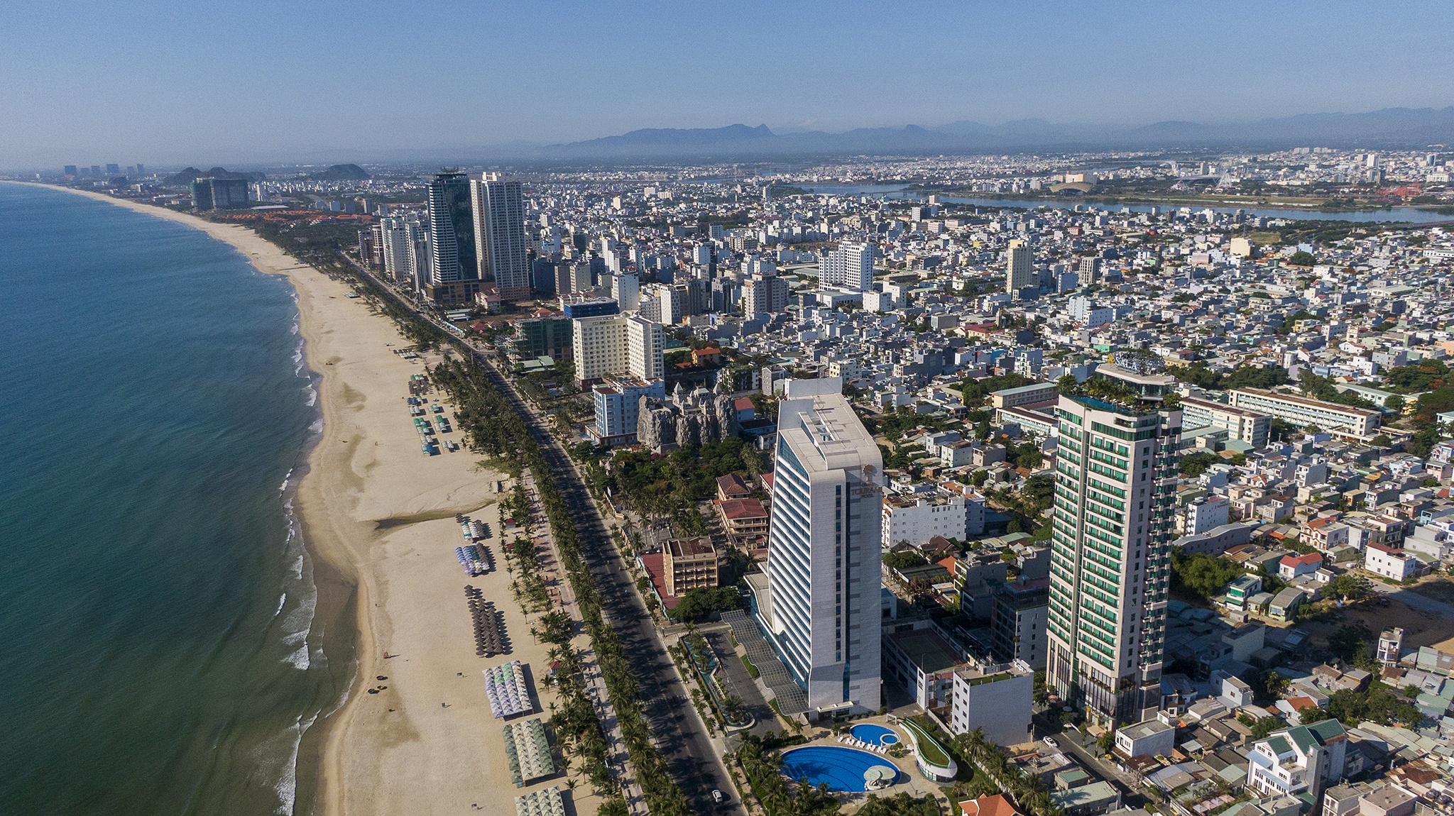 Du lich Da Nang lai lao dao vi dich hinh anh