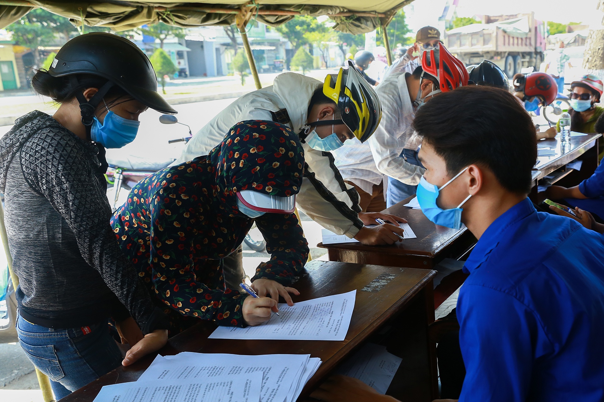 Nhom chuyen gia Trung Quoc den Da Nang anh 1