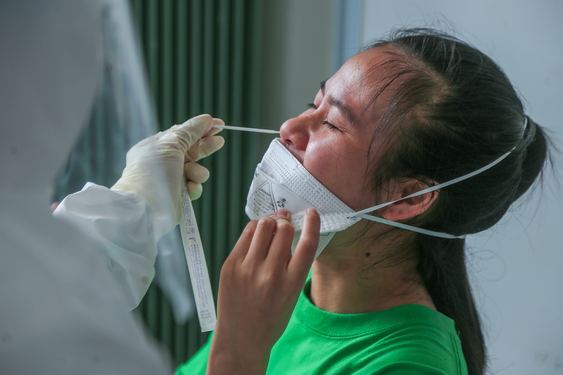 Da Nang xet nghiem cho hang chuc nguoi co nguy co nhiem SARS-CoV-2 anh 2