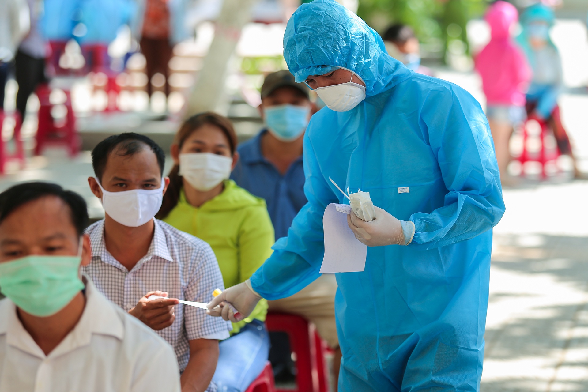 Da Nang xet nghiem dich Covid-19 cho dan anh 3