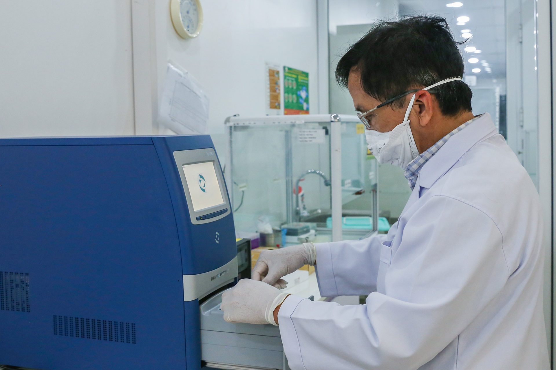 Da Nang xet nghiem cho hang chuc nguoi co nguy co nhiem SARS-CoV-2 anh 7