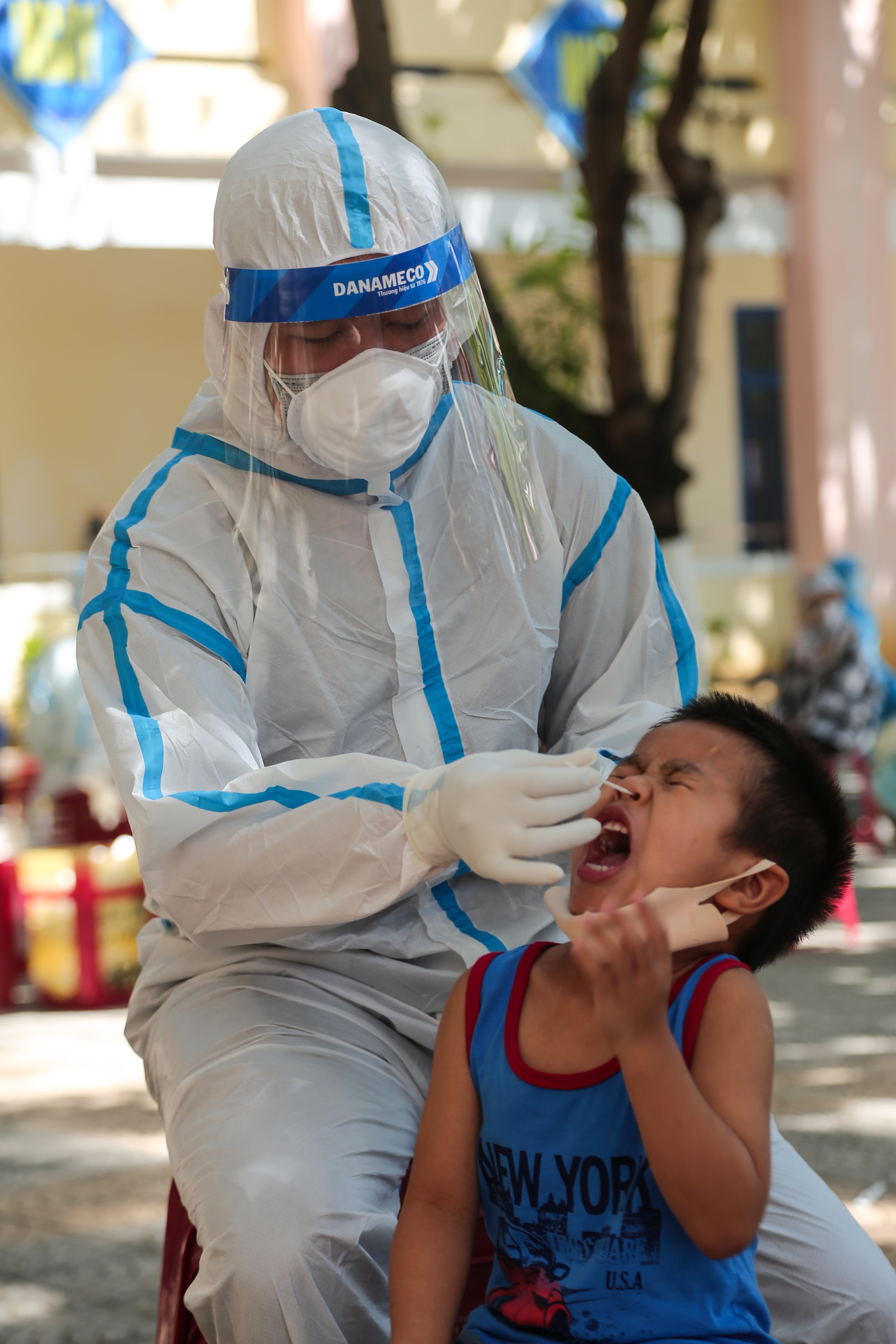 Da Nang xet nghiem dich Covid-19 cho dan anh 5