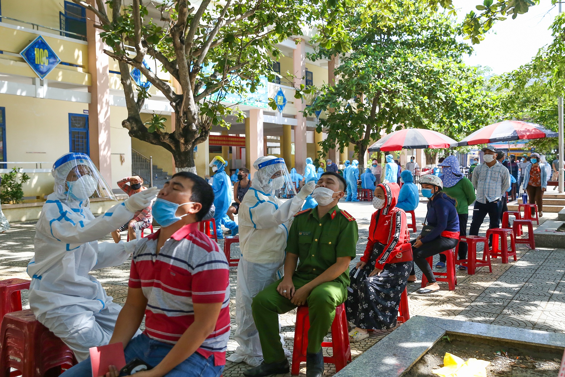 Thay cung o Da Nang mac Covid-19 anh 1