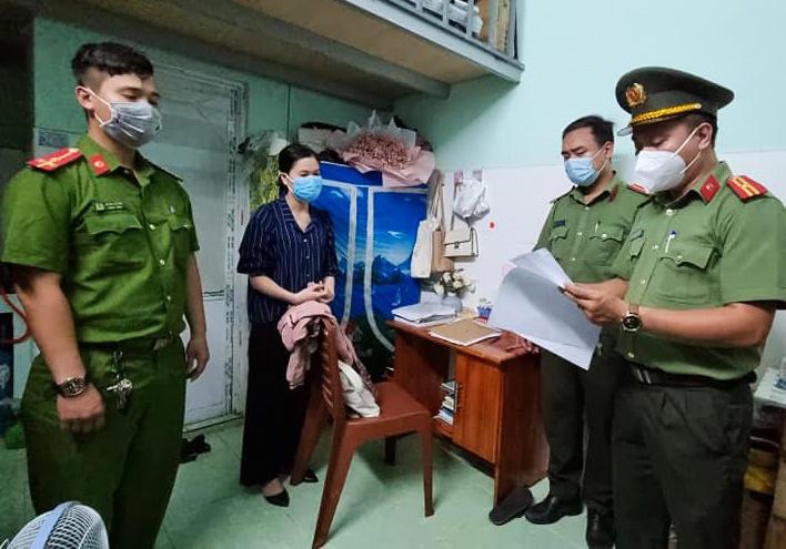 Chuyên gia dỏm ảnh 1 Chuyen gia dom anh 1