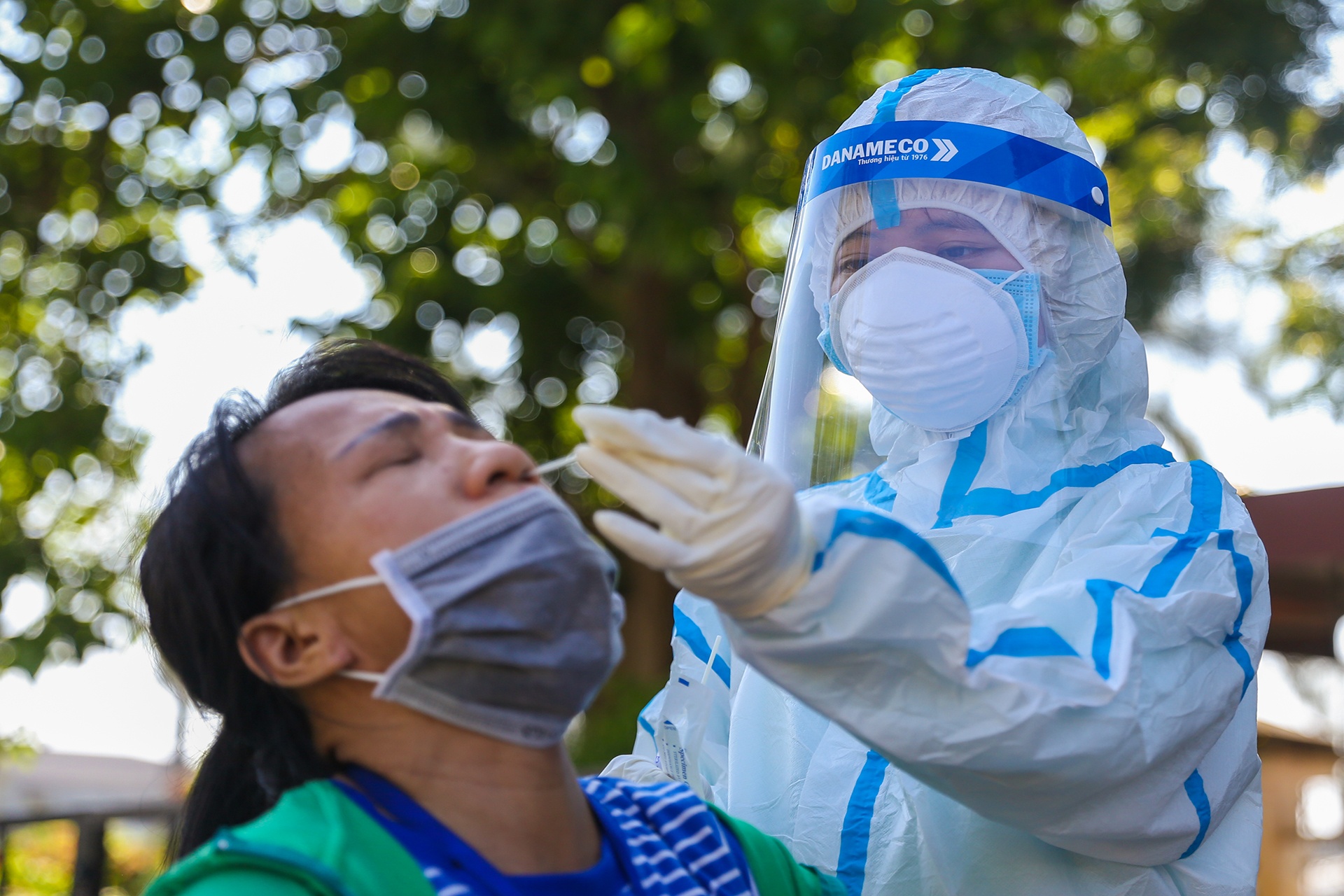 6.500 cong nhan o Khu cong nghiep An Don duoc lay mau xet nghiem anh 8