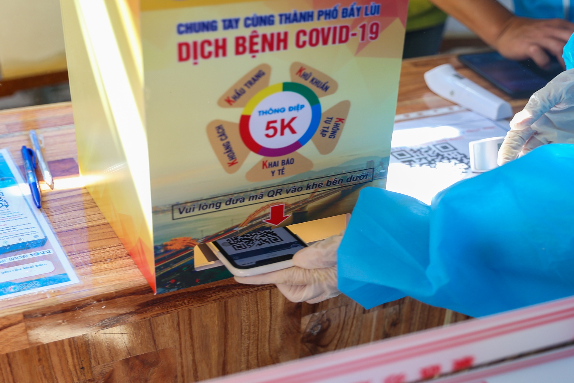 Bi thu Da Nang kiem tra cong tac phong chich anh 9