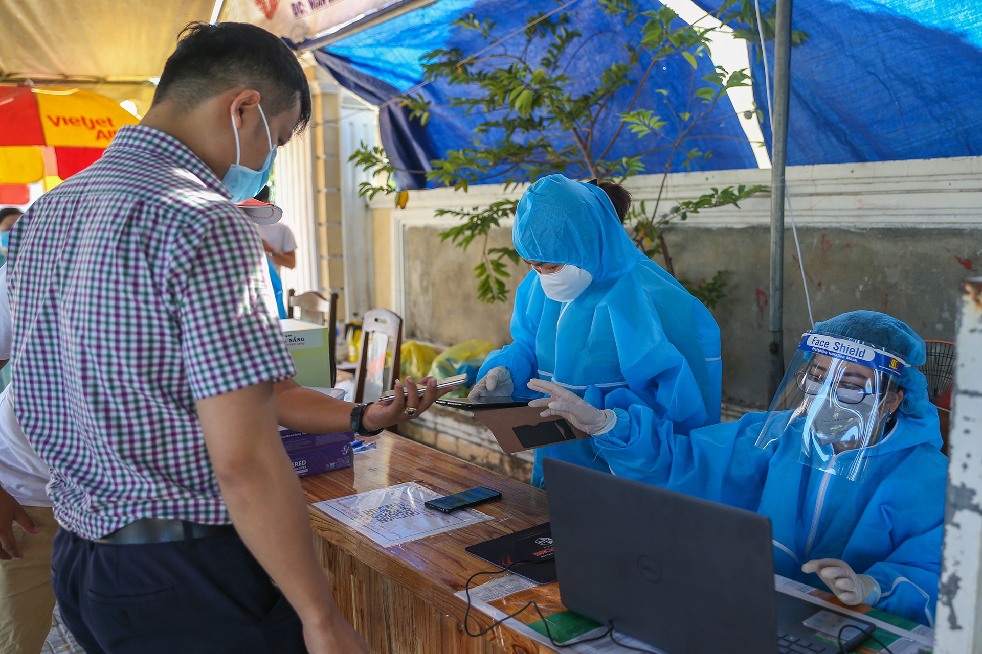 Tang cuong 10 bac si ho tro Bac Giang phong,  chong dich Covid-19 anh 1