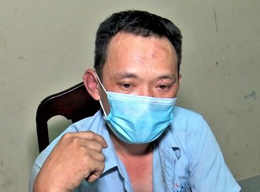 Bat giu tai xe nhot CSGT tren xe khach hinh anh