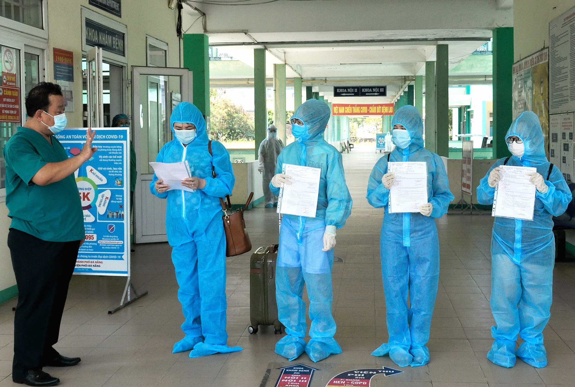 Giam doc So Tu phap Da Nang xuat vien anh 1