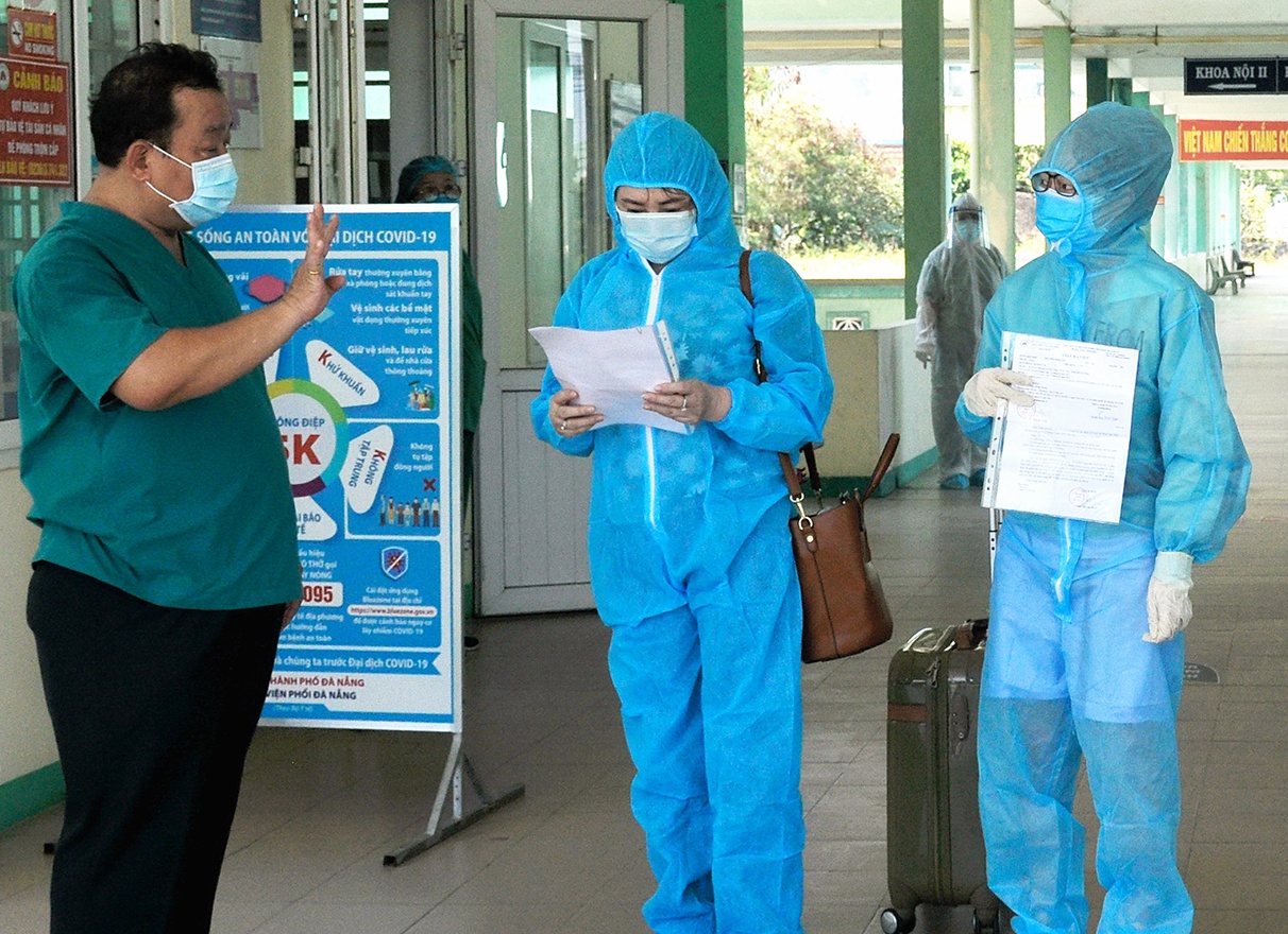 Giam doc So Tu phap Da Nang mac Covid-19 xuat vien hinh anh