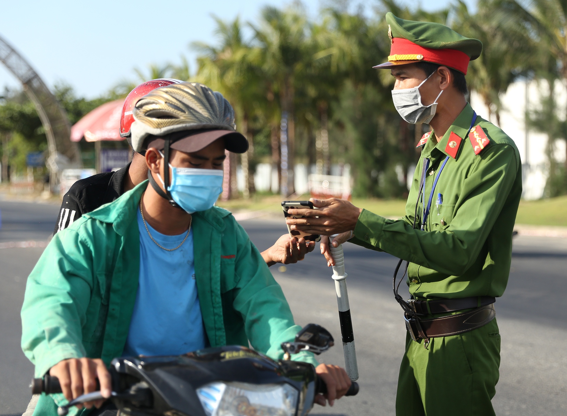 Da Nang se xem xet noi long bien phap phong, chong dich hinh anh