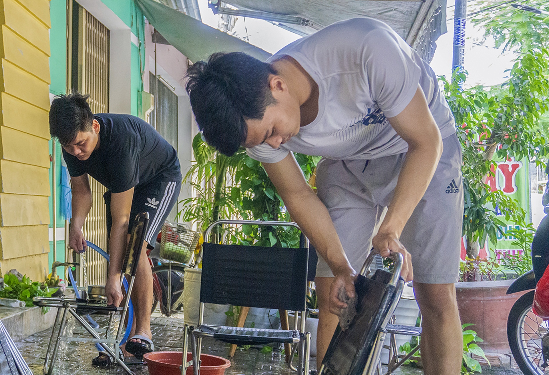 Quan xa dong cua do anh huong dich Covid-19 anh 11