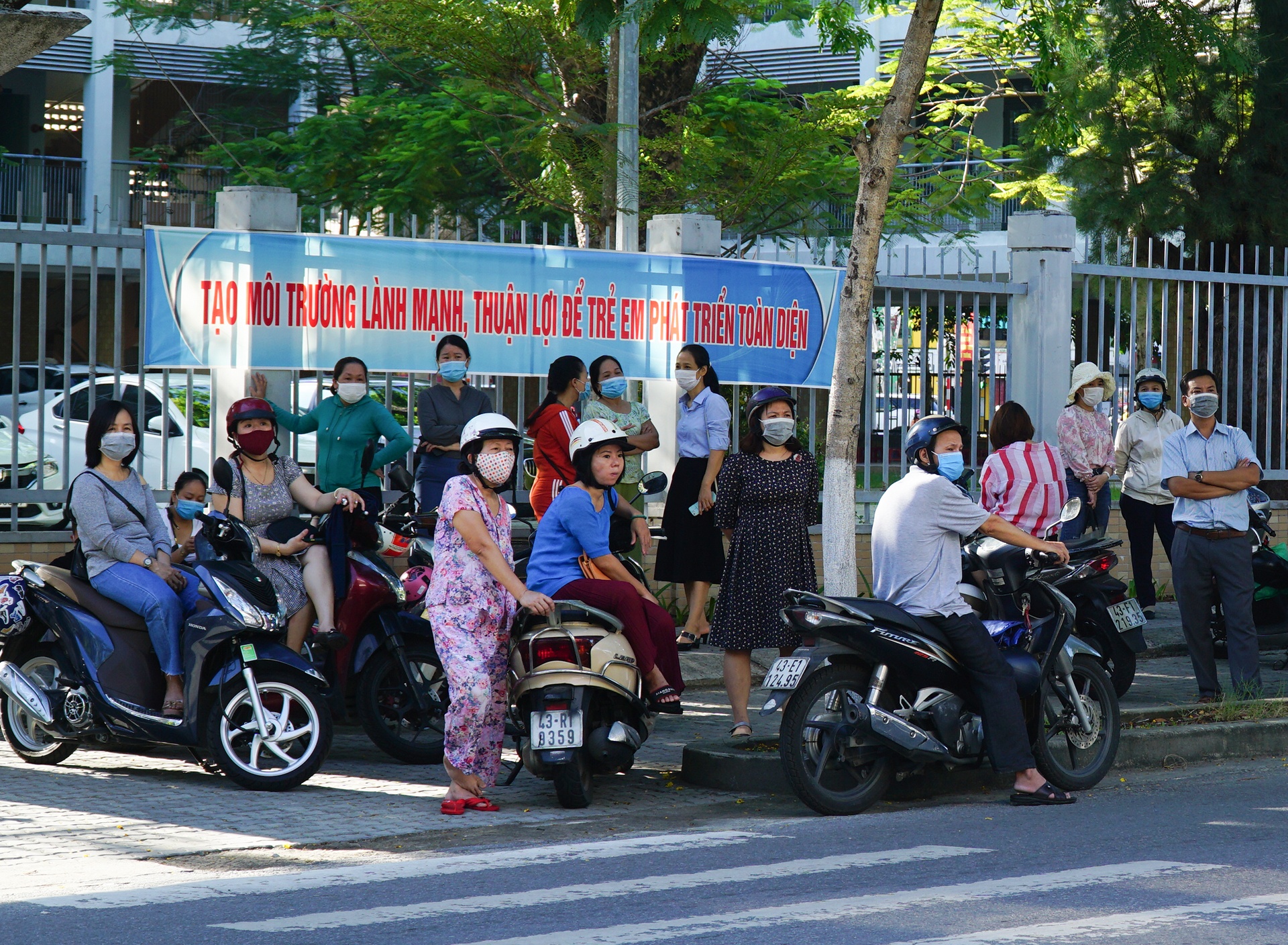 Hon 13.000 hoc sinh o Da Nang thi vao lop 10 anh 10