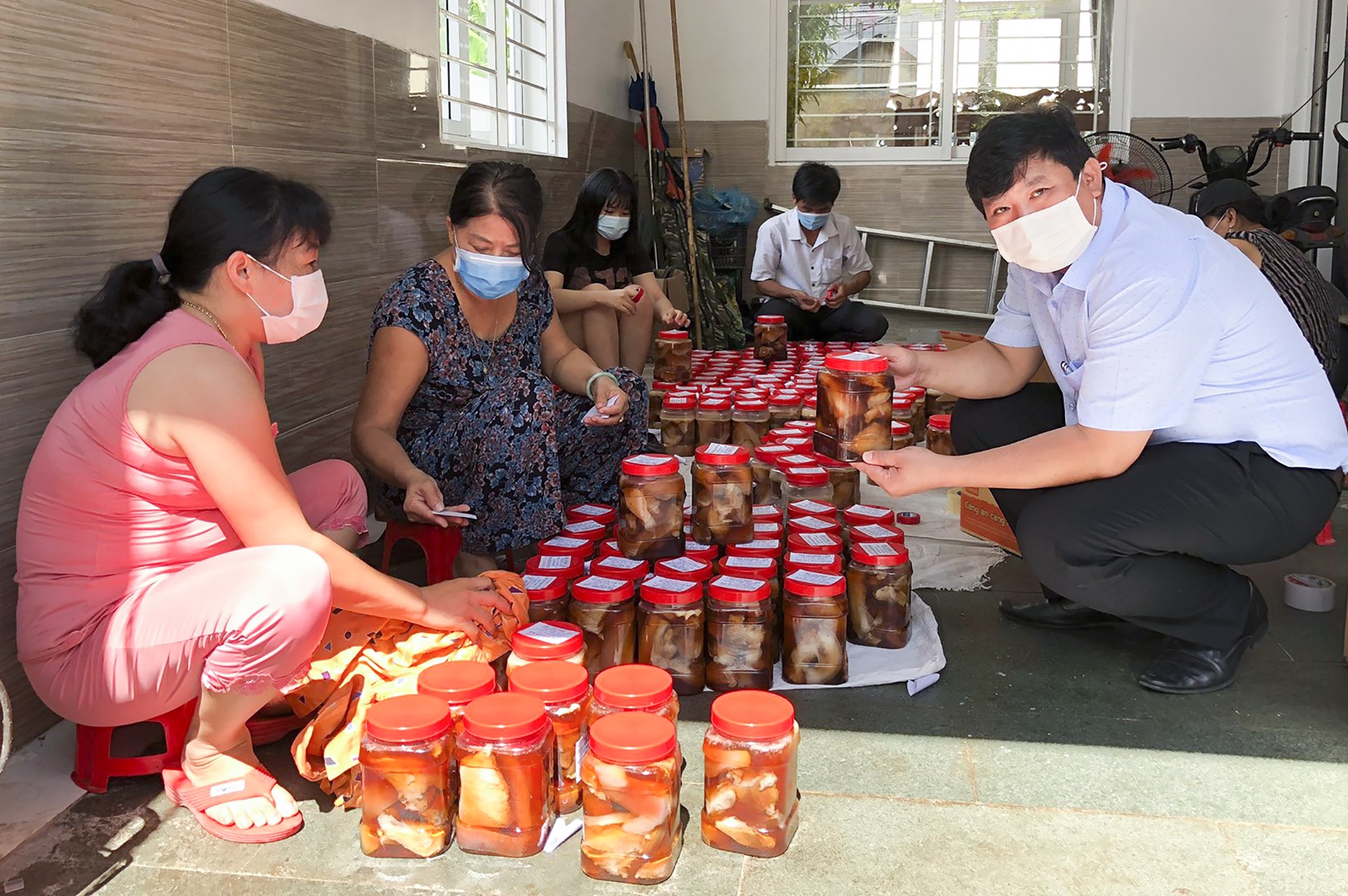 Cac tinh mien Trung don cong dan tu vung dich tro ve anh 2