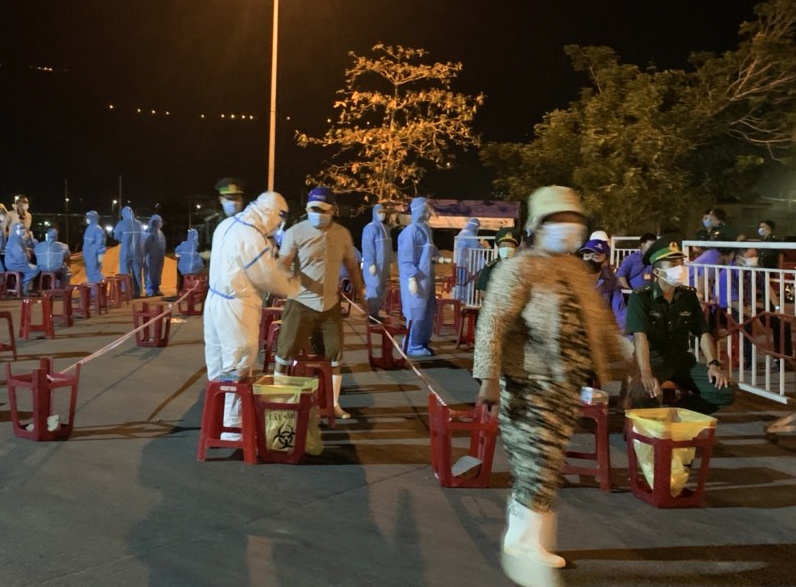 5 nguoi ban ca duong tinh voi nCoV, Da Nang xet nghiem cho 1.000 dan hinh anh