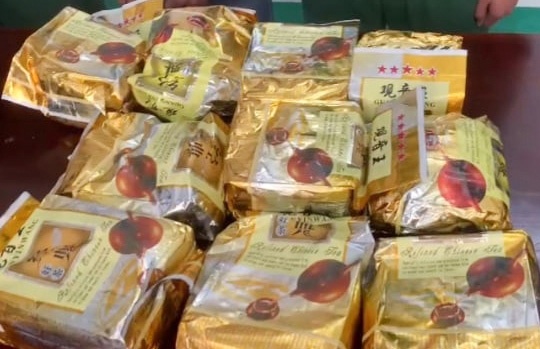 Bo doi bien phong bat 2 nghi pham, thu giu 17 kg ma tuy hinh anh