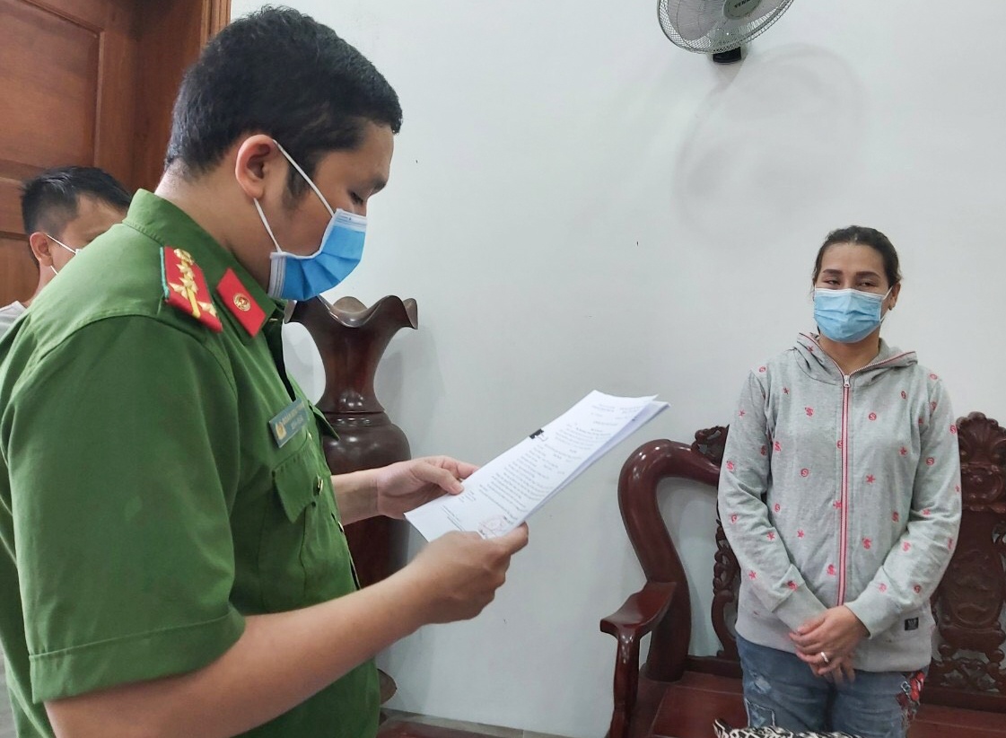 Hai dai gia bat dong san o Da Nang bi bat vi cho vay nang lai hinh anh