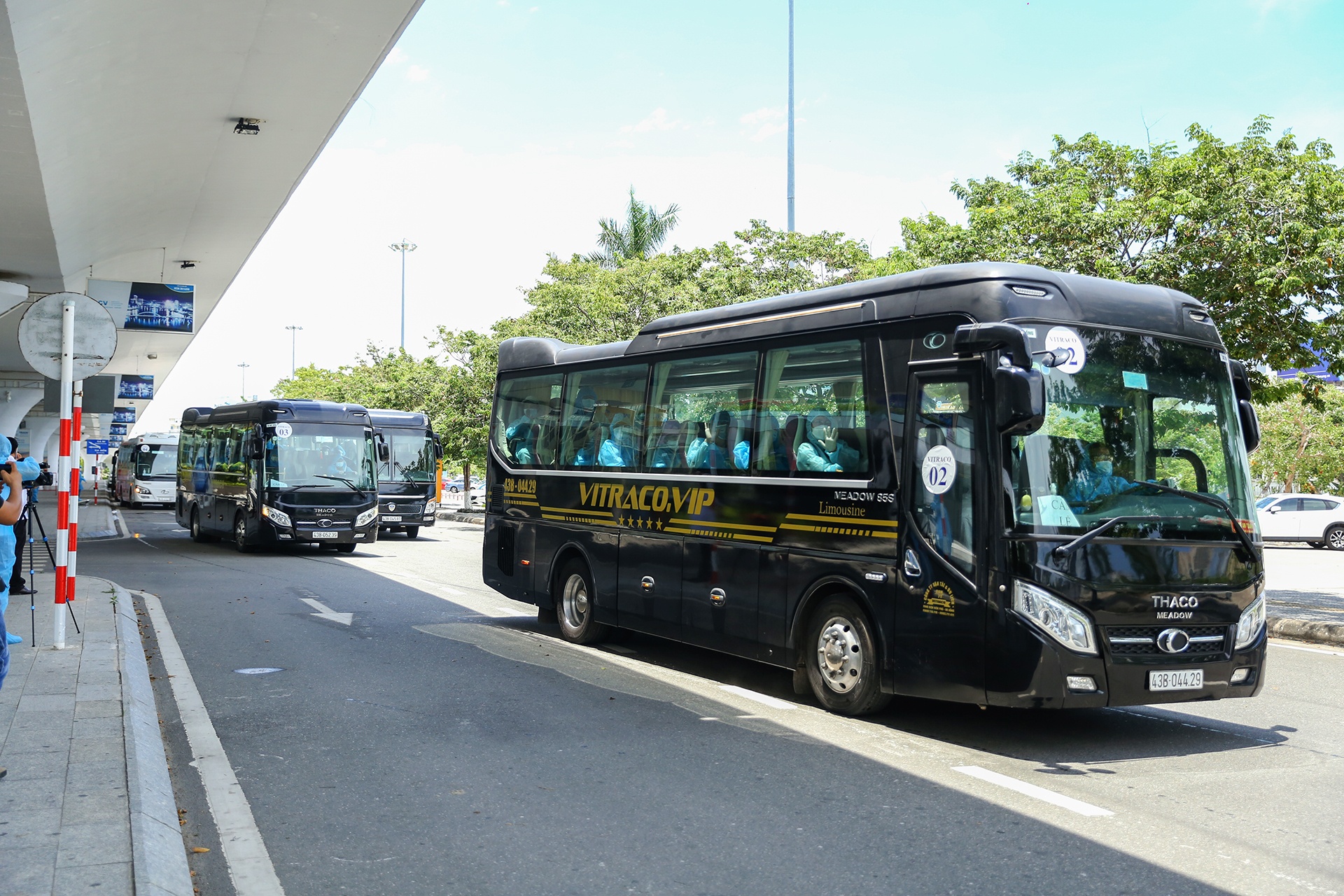 Da Nang phan luong xanh cho oto cho chuyen gia, hang hoa hinh anh