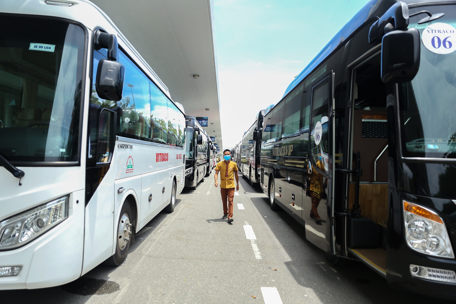 Da Nang phan luong xanh uu tien cho oto anh 1