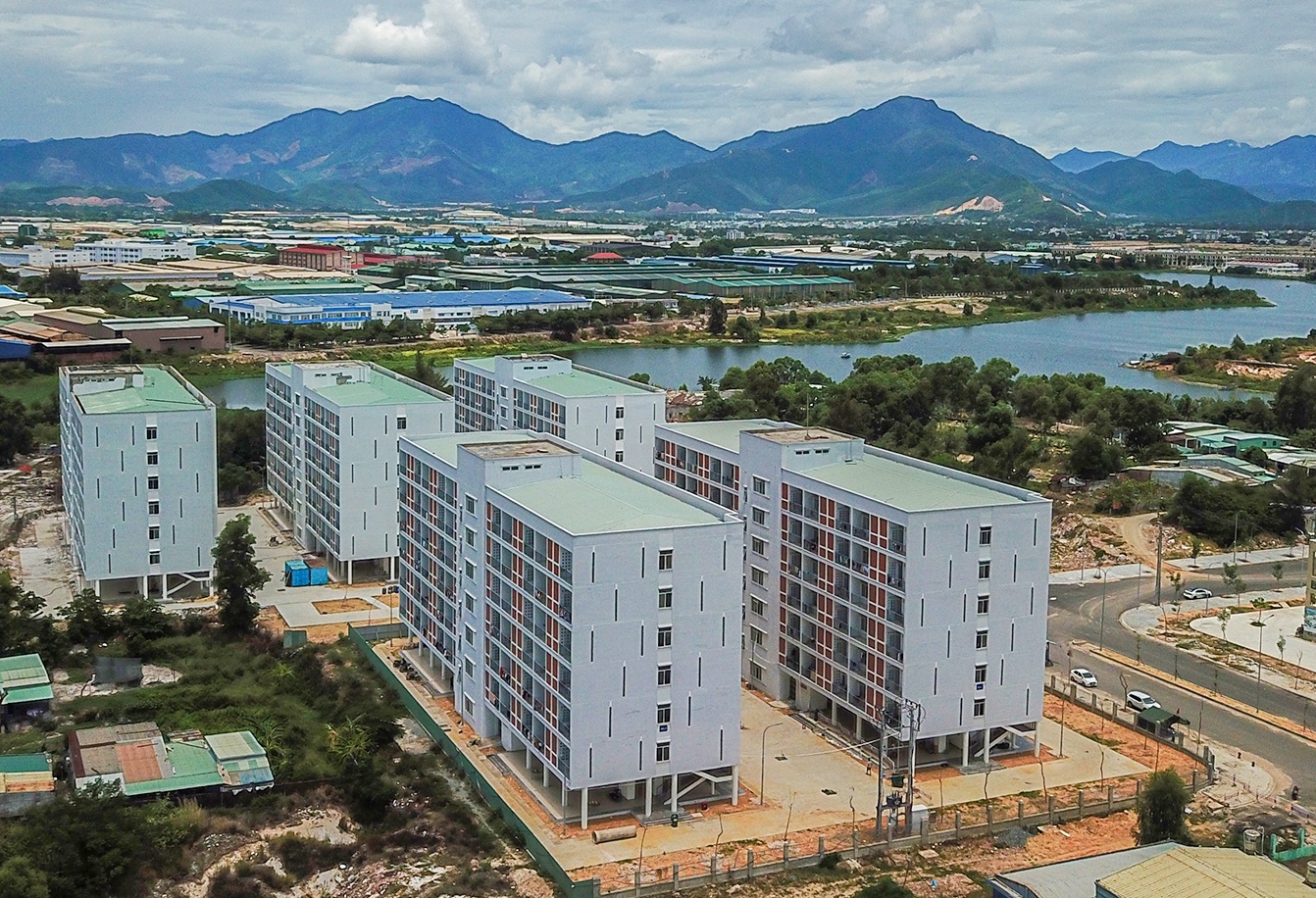 Ben trong noi dieu tri cho nguoi mac Covid-19 tai Da Nang hinh anh