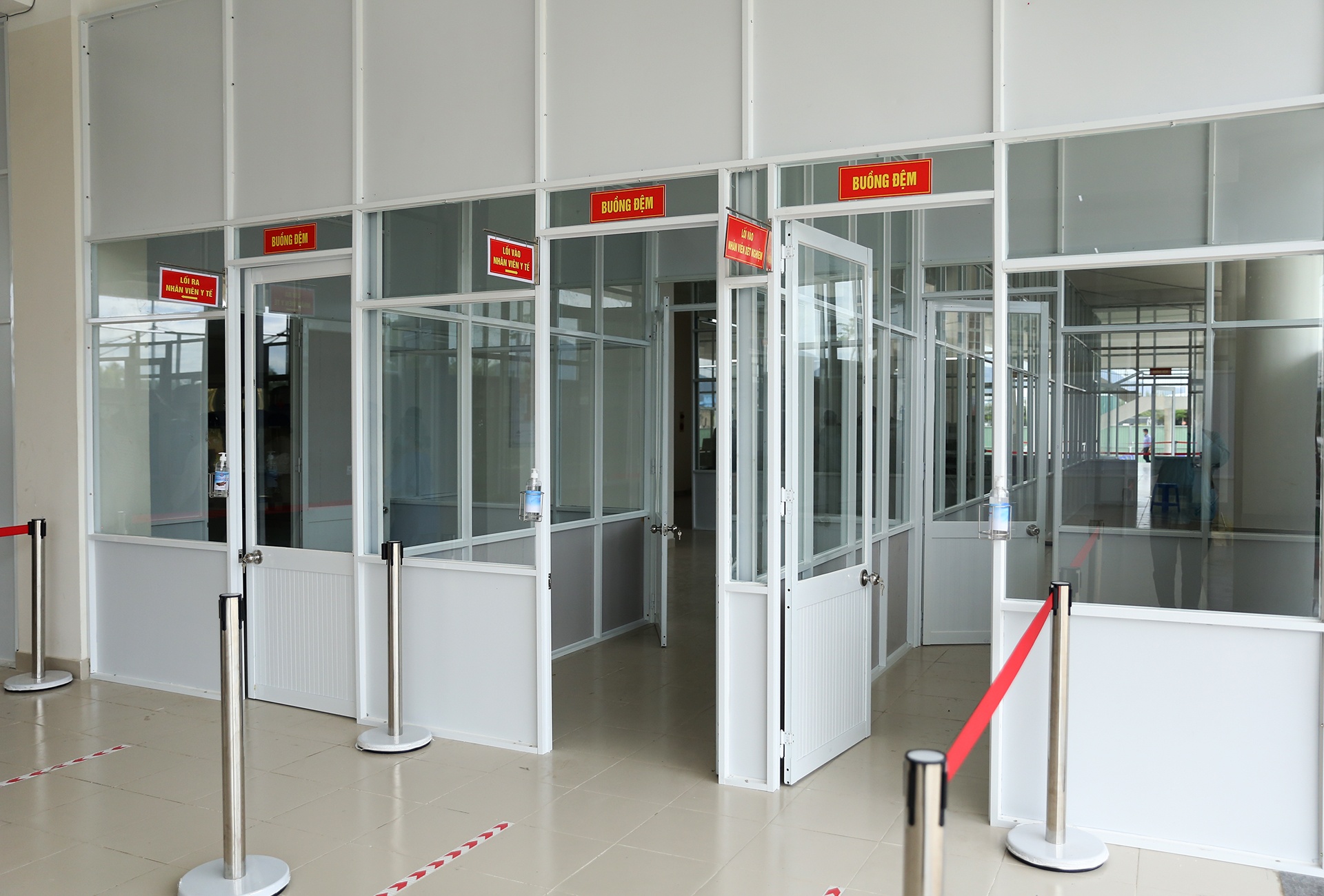 Benh vien da chien phia Tay Da Nang anh 2