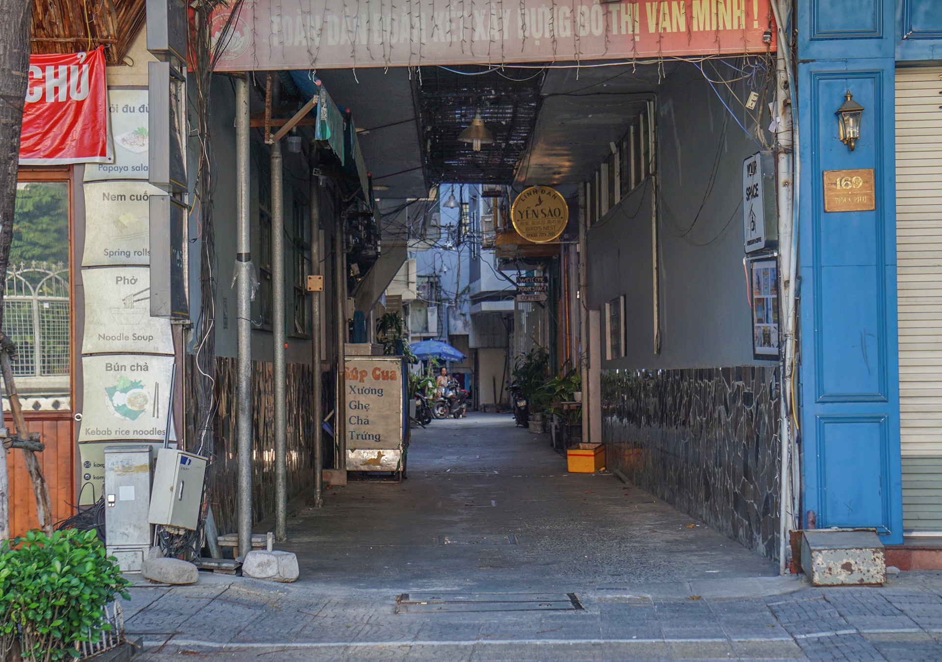 Da Nang yeu cau nguoi dan o trong nha de tach F0 khoi cong dong anh 2