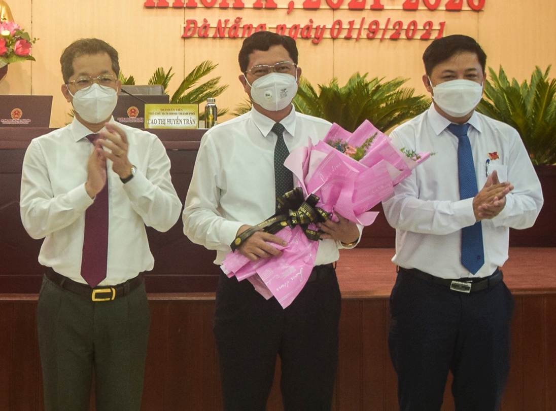 Da Nang bau bo sung 2 pho chu tich UBND thanh pho hinh anh
