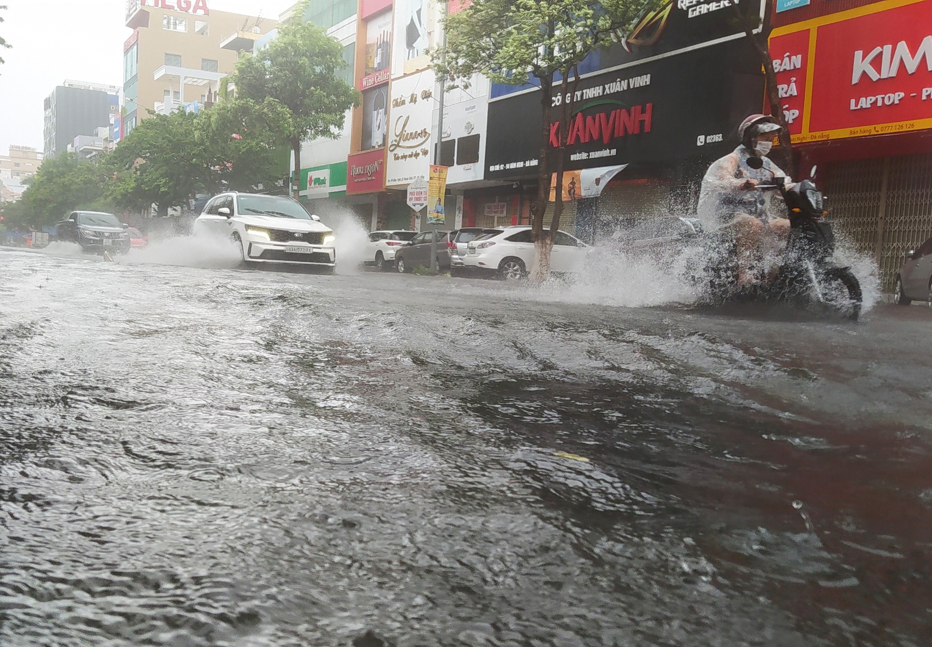 Bao so 5 do bo vao mien Trung anh 2