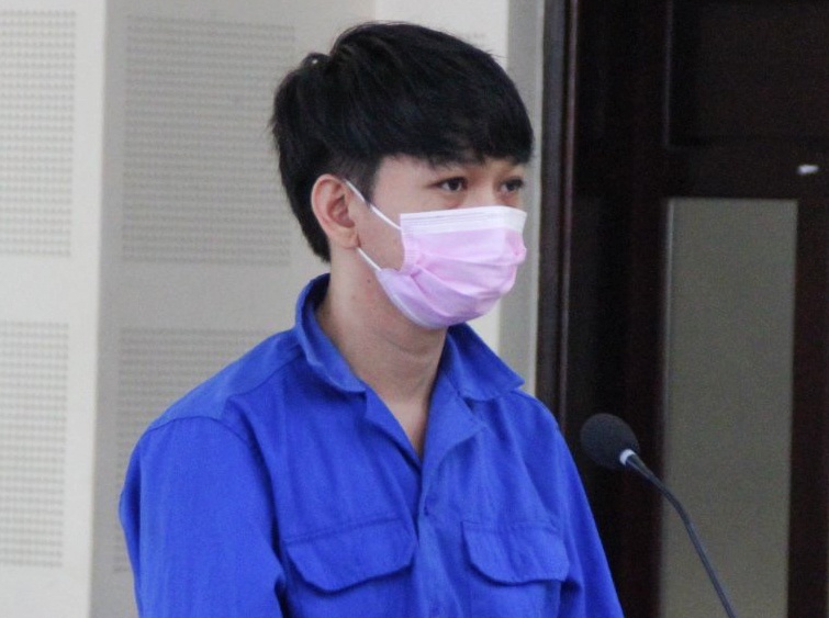 Su dung giay to gia de lua dao anh 1