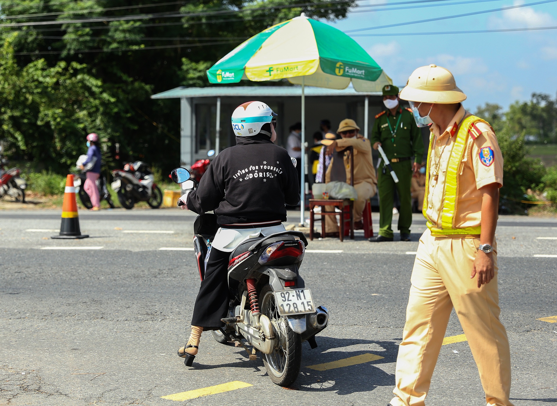 Da Nang don hoc sinh tro ve anh 9
