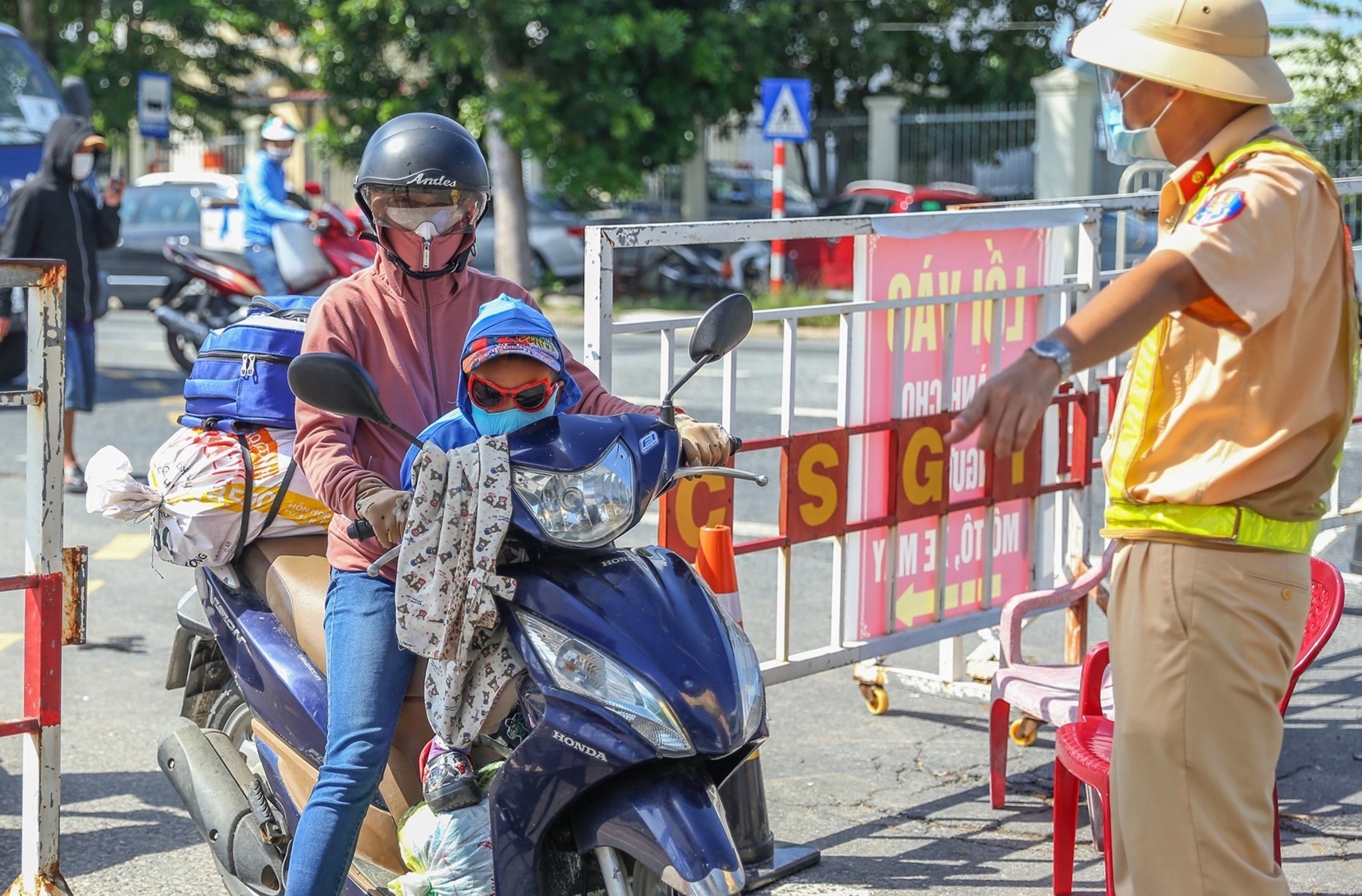 Da Nang don hoc sinh tro ve anh 2