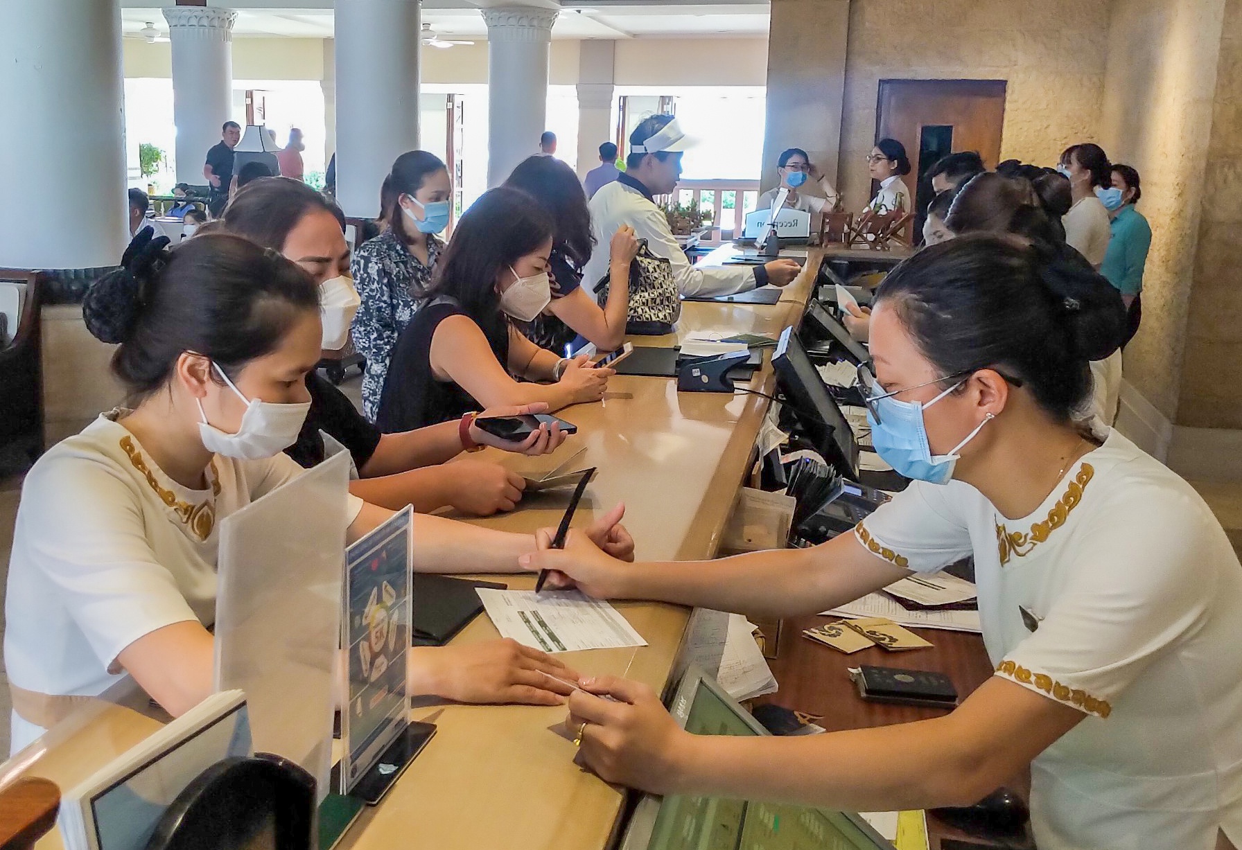 Doanh nghiep thieu hut lao dong anh 4