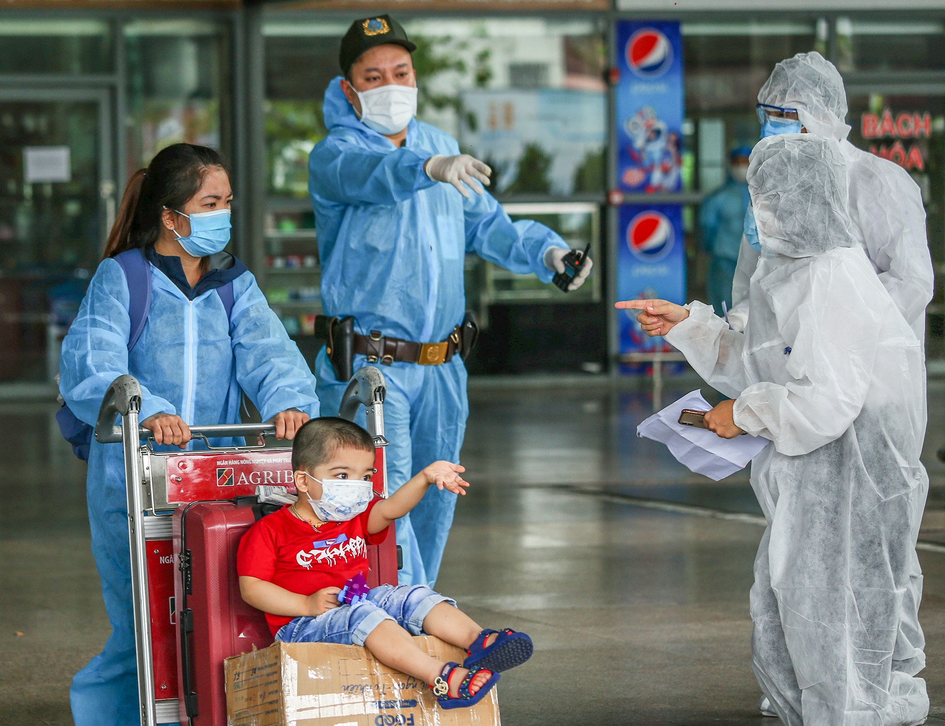 Da Nang don cong dan tu TP.HCM tro ve anh 2