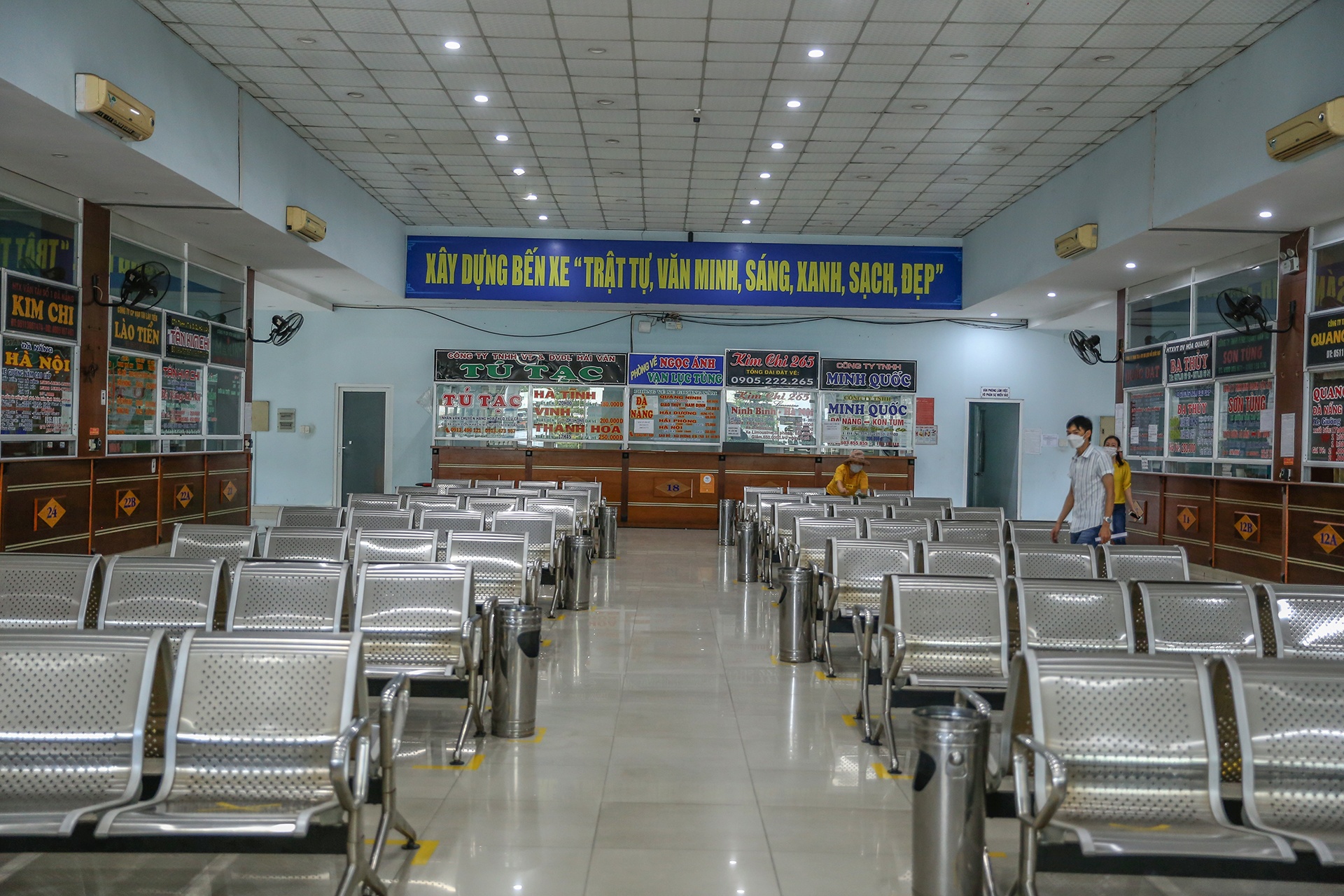 Ben xe o Da Nang vang tanh trong ngay dau hoat dong anh 4