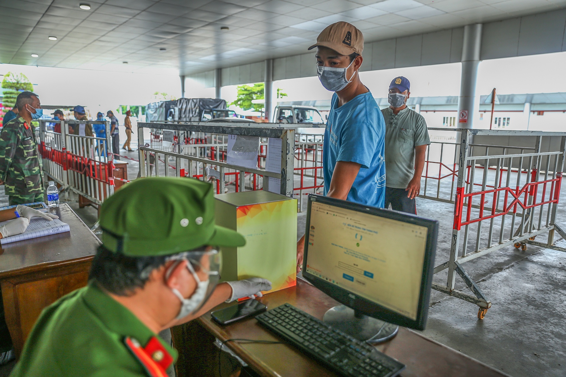 Ben xe o Da Nang vang tanh trong ngay dau hoat dong anh 5