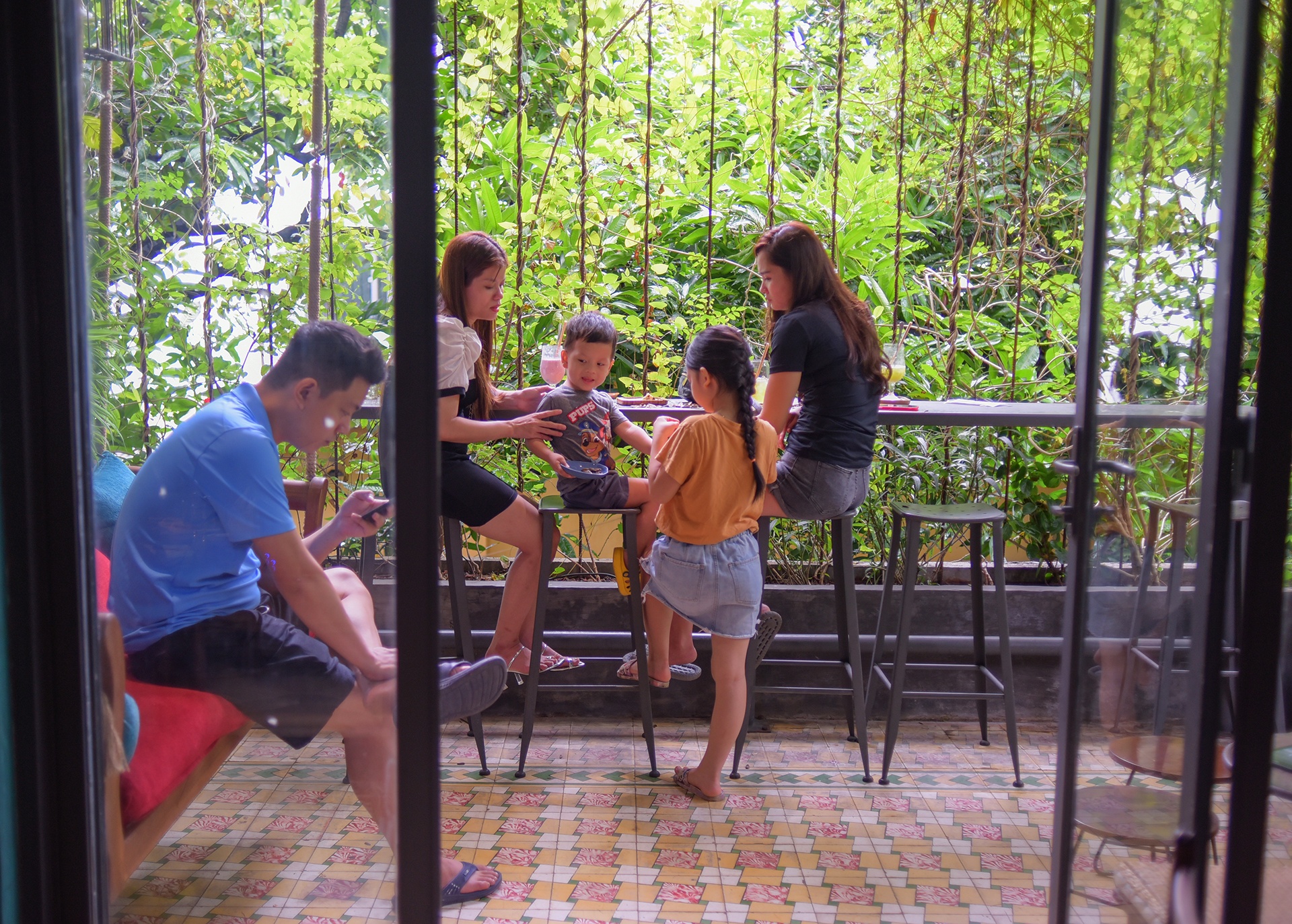 Quan ca phe o Da Nang dong khach anh 6