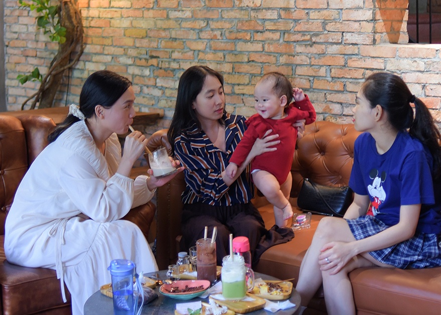 Quan ca phe o Da Nang dong khach ngay mo cua tro lai hinh anh