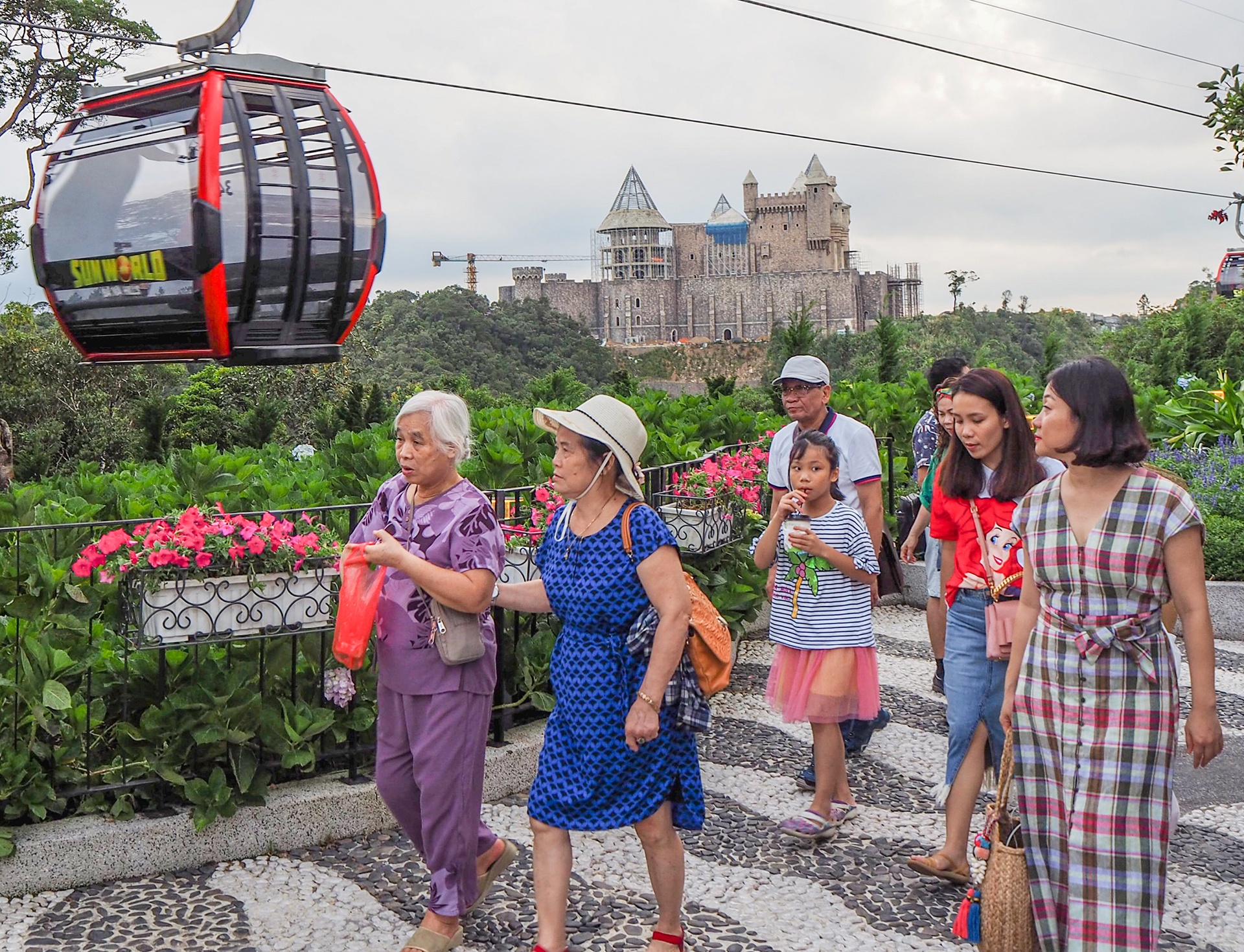 Doanh nghiep du lich keu kho vi cac dia phuong moi noi mot kieu anh 3