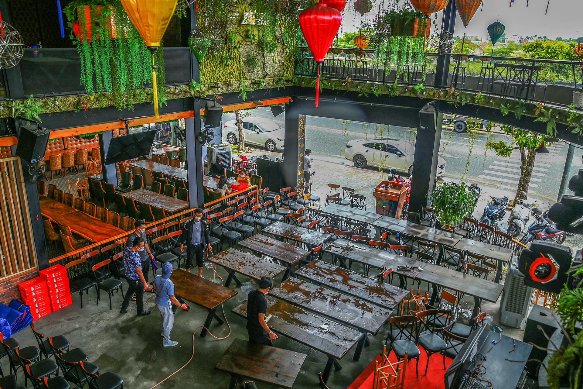 Nha hang, quan xa o Da Nang rut re mo ban vi lo dich bung phat hinh anh