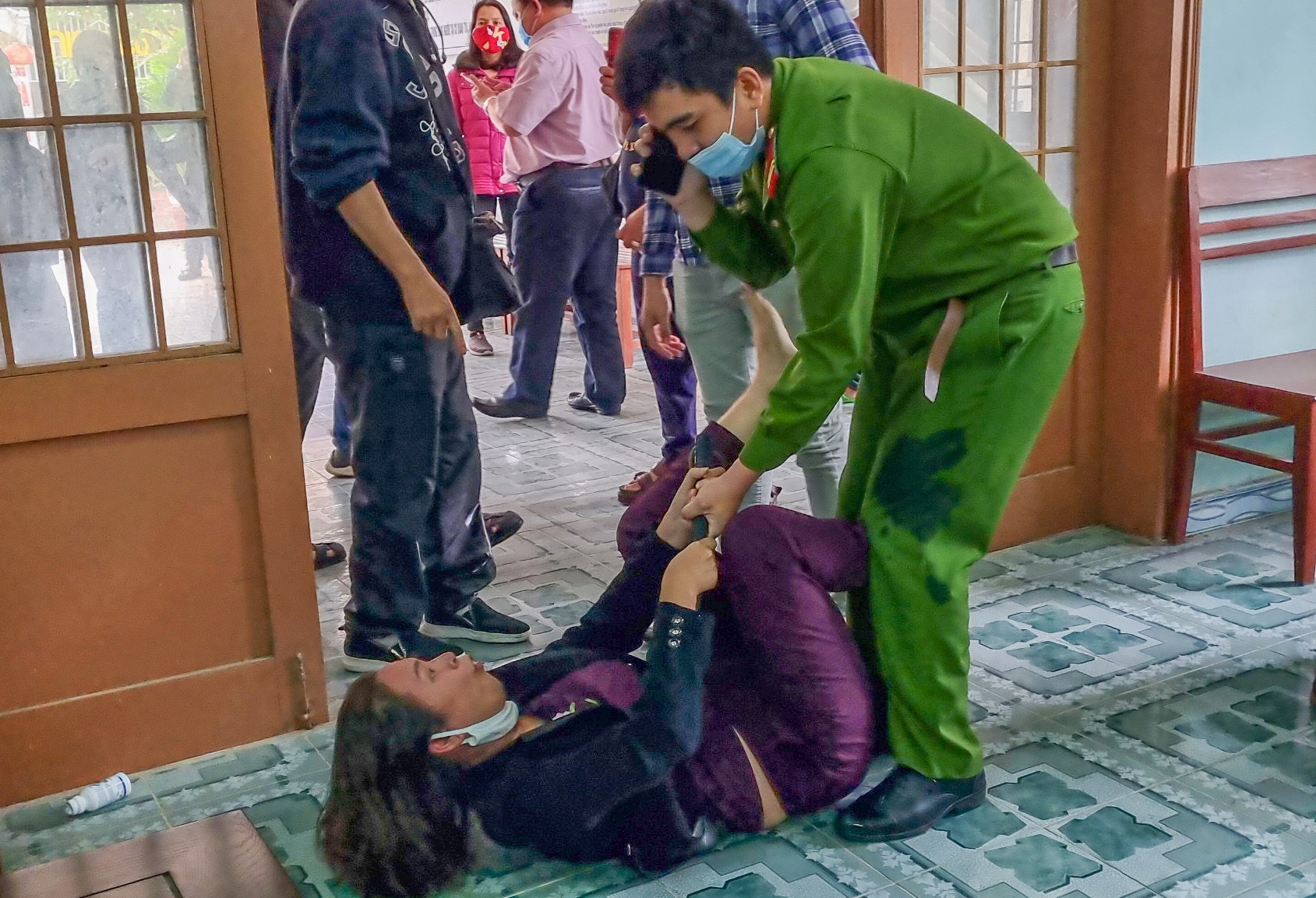 Giam doc cong ty bat dong san o Da Nang tu tu ngay khi toa tuyen an anh 2