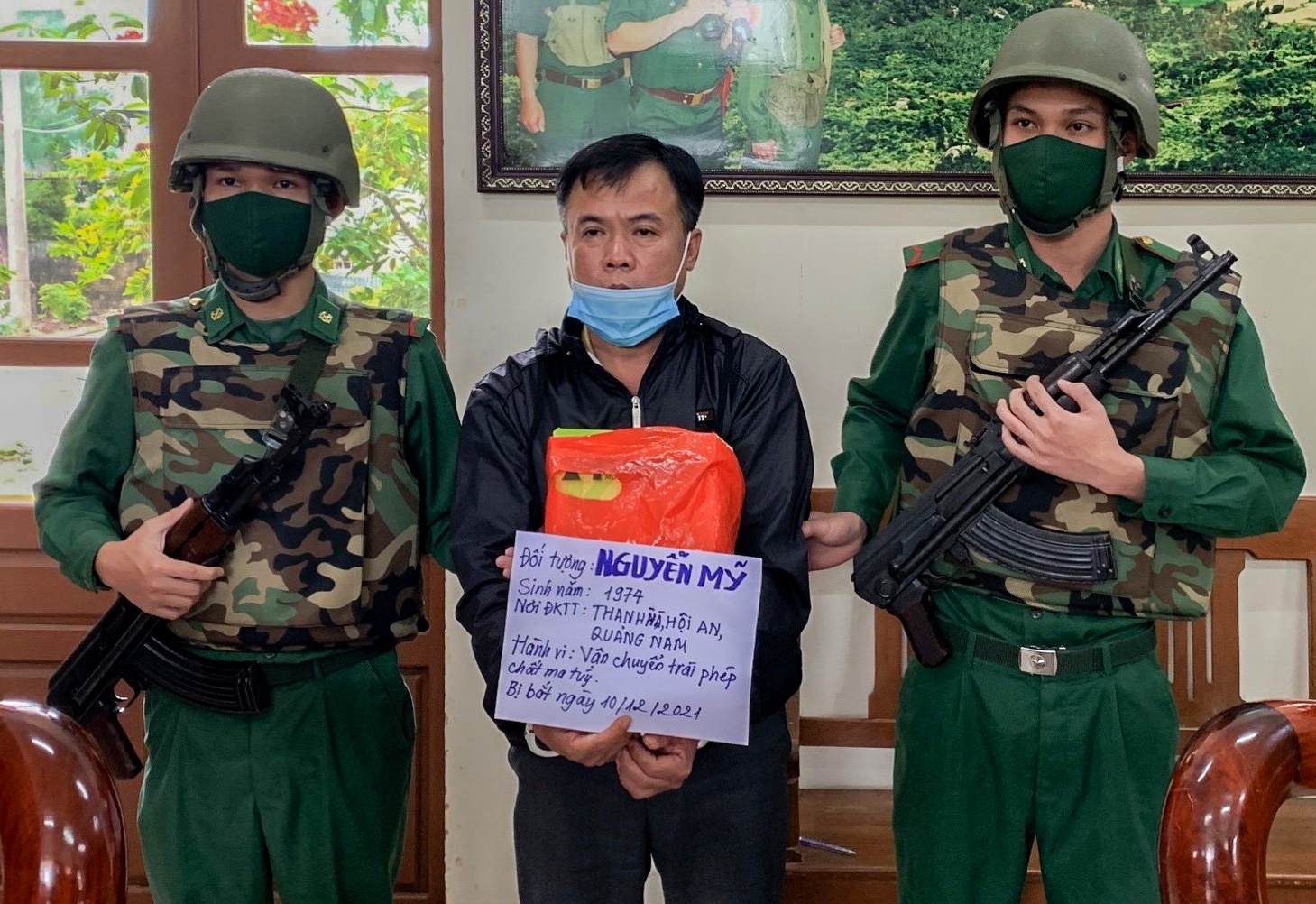Người đàn ông vận chuyển 3 kg ma túy ảnh 1 Nguoi dan ong van chuyen 3 kg ma tuy anh 1