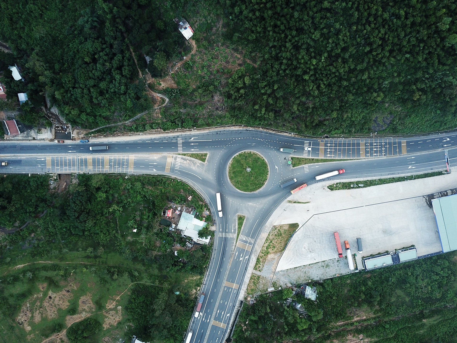 Xay cang Lien Chieu anh 12