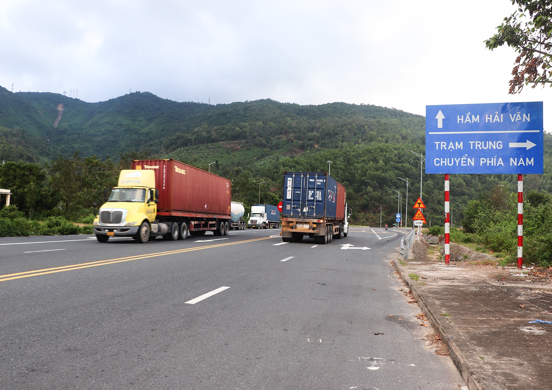 Xay cang Lien Chieu anh 13