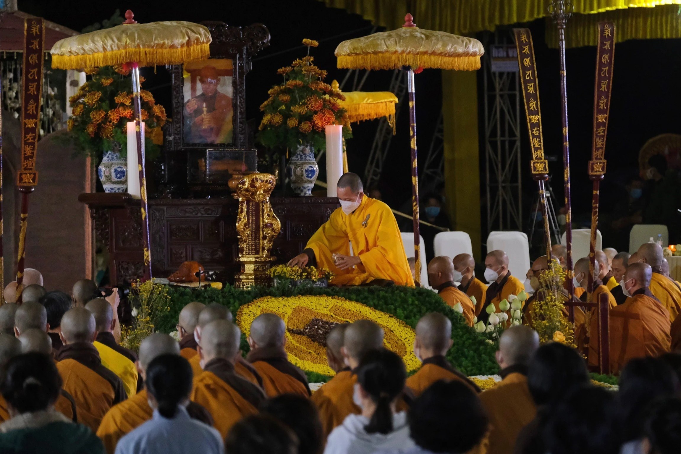 Hoan tat le tam tang thien su Thich Nhat Hanh hinh anh