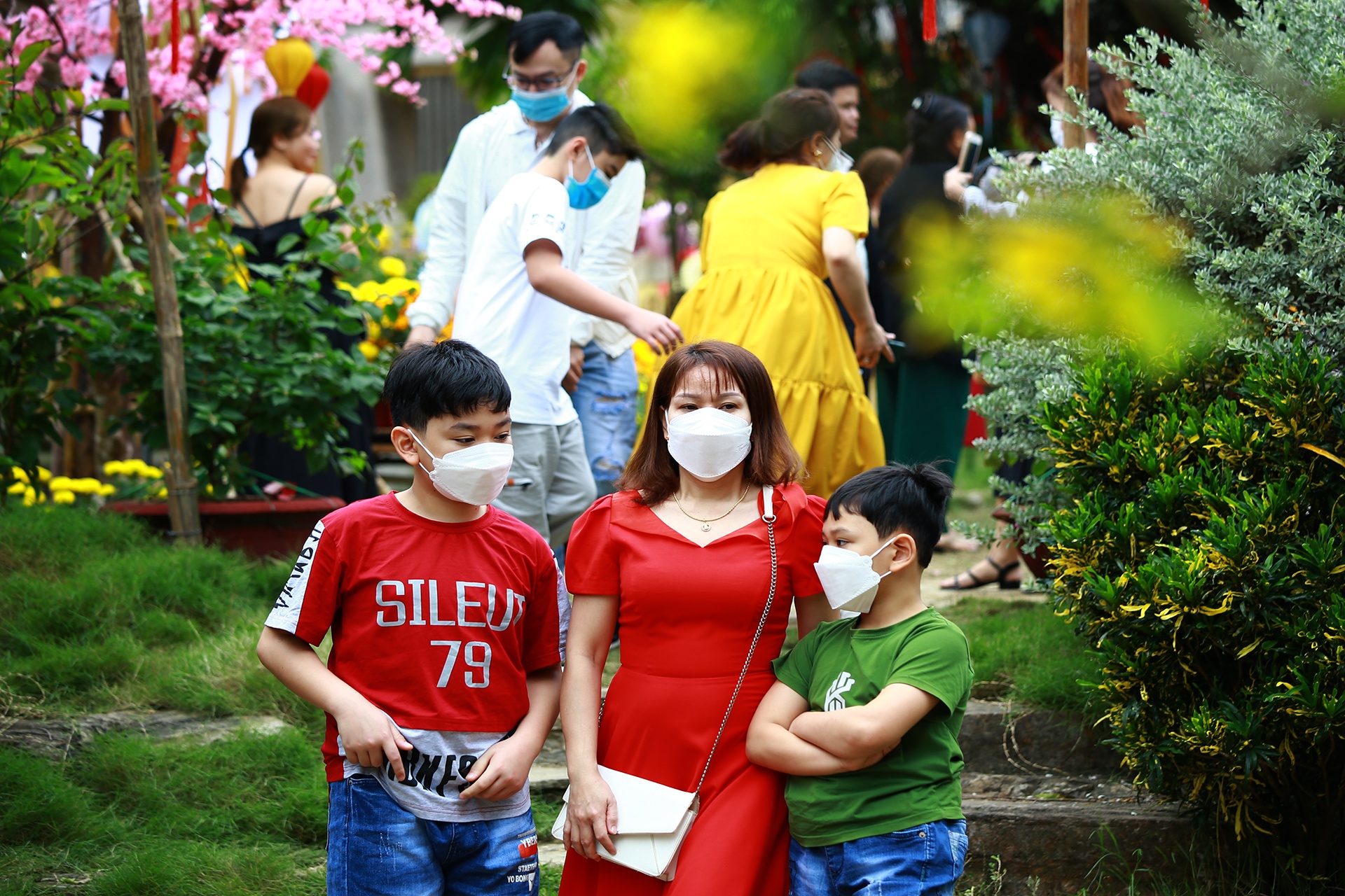 Nguoi Da Nang do xo den chua cau loc ngay mung 1 Tet anh 8