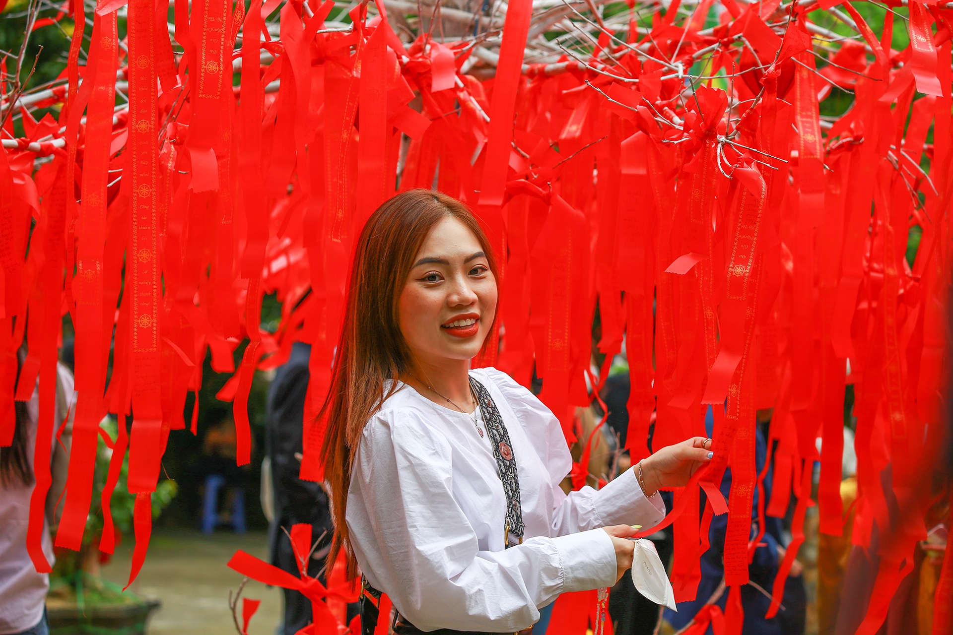 Nguoi Da Nang do xo den chua cau loc ngay mung 1 Tet anh 5