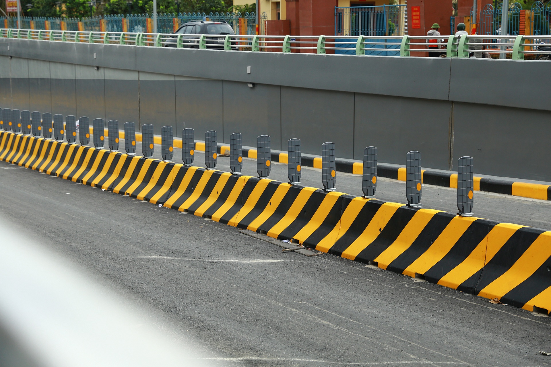 Nguy co xay ra tai nan tai ngieng troi lo thien o cong trinh 750 ty dong anh 7